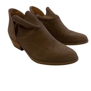 SOLD!!!!!!!     Lucky Brand Brown Ankle Booties